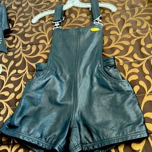 Geniun Harley Davidson size 5 beautiful leather